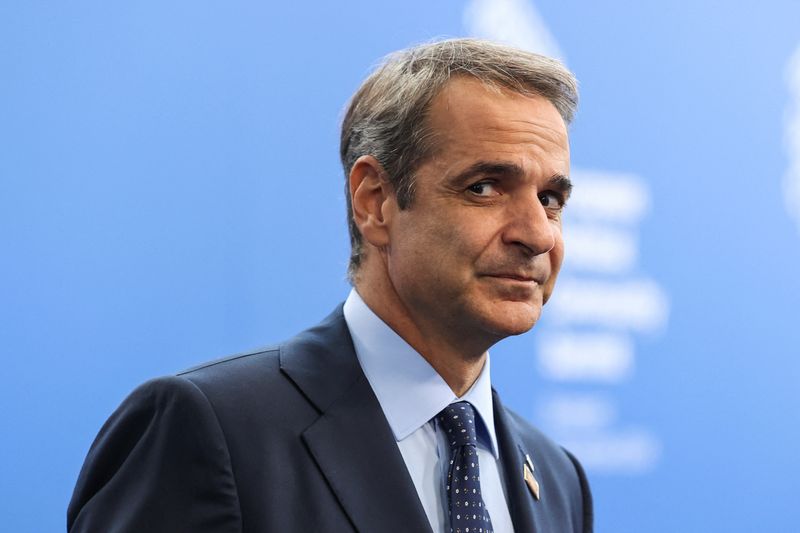 Greek PM Mitsotakis speaks with Trump, invites him to Greece By Reuters